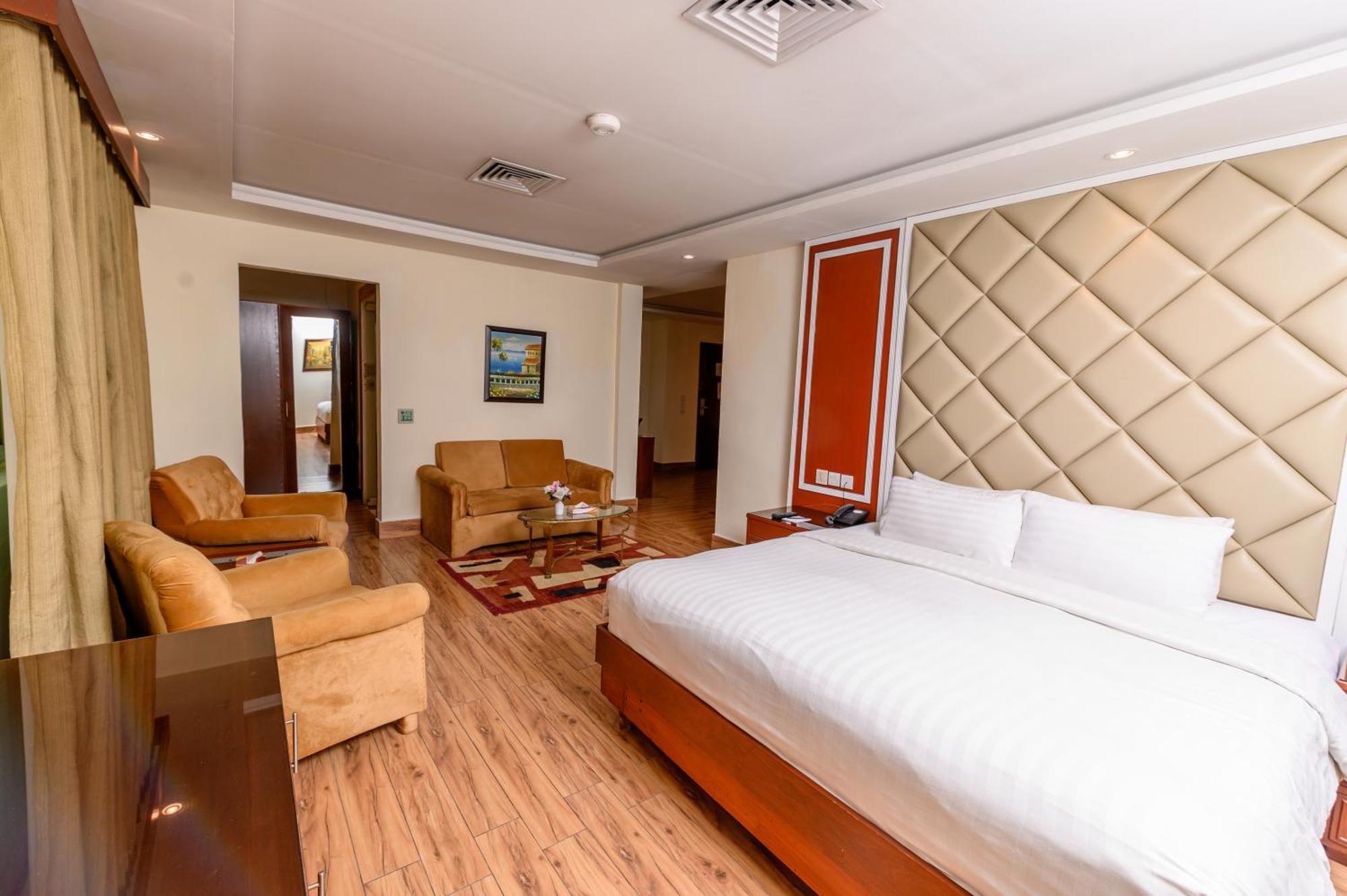 Hotel One Faisalabad Buitenkant foto