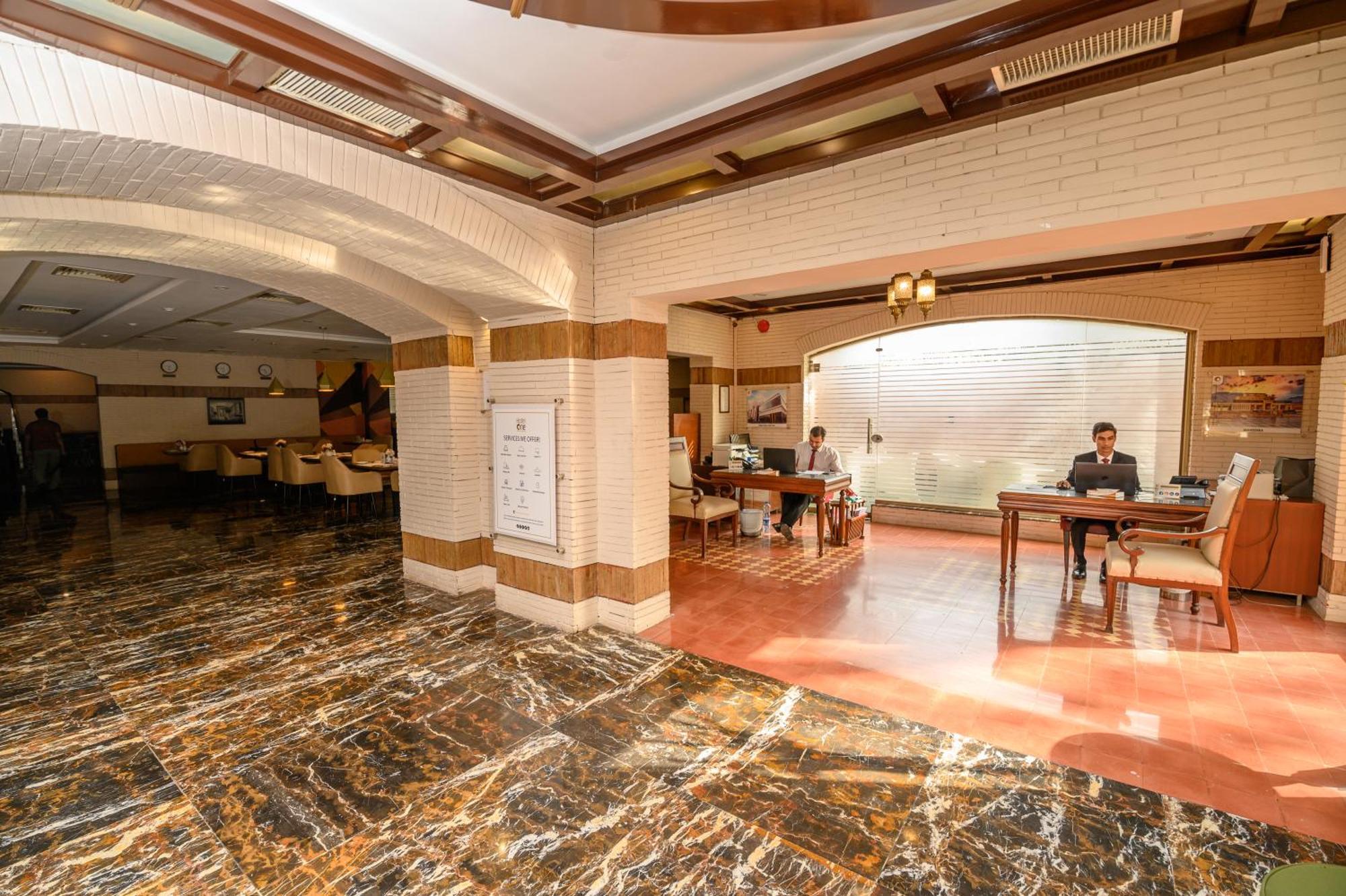 Hotel One Faisalabad Buitenkant foto