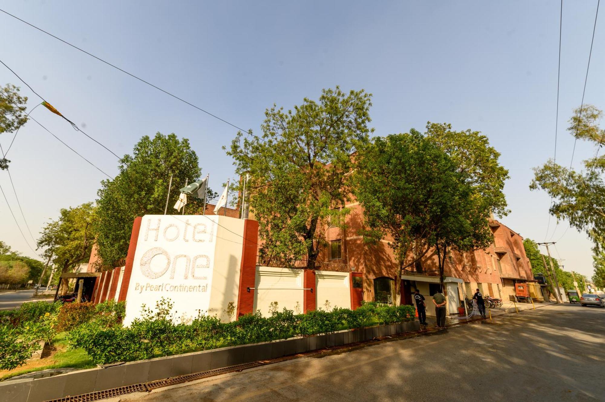Hotel One Faisalabad Buitenkant foto